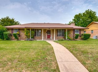 901 Sycamore Ln, Lancaster, TX 75146