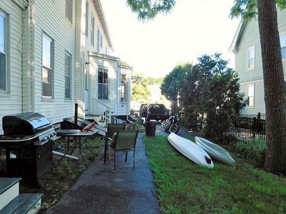 3rd image of 18 Richmond St