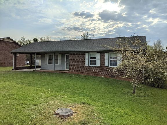 3rd image of 419 Valley Dr