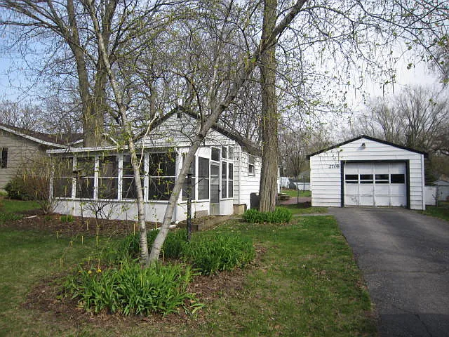 2708 Mason St photo 1