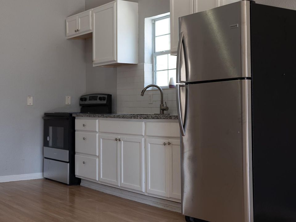 1st image of 1505 2nd St #A