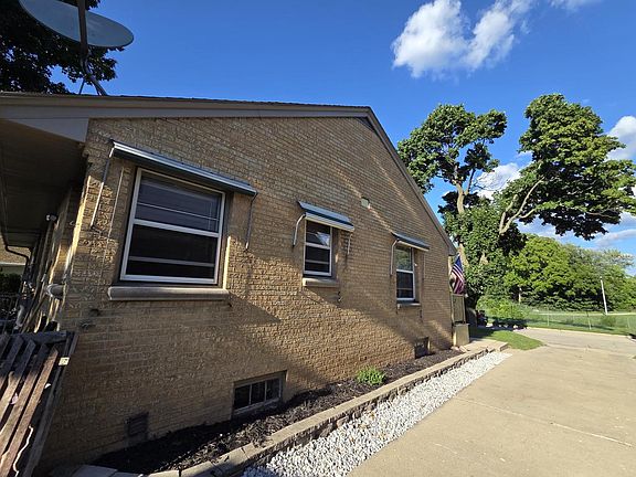 5th image of 2527 S 82nd STREET