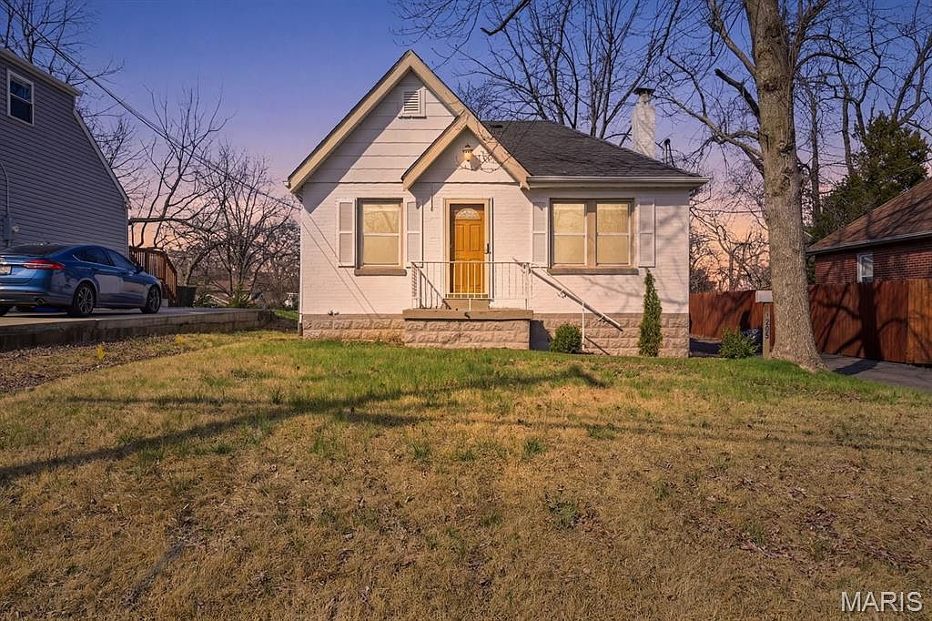 NY様 10239 Driver Ave, Saint Louis, MO 63114 | Zillow