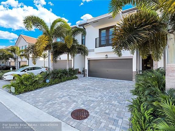 2nd image of 4520 E Aqua Bella Ln