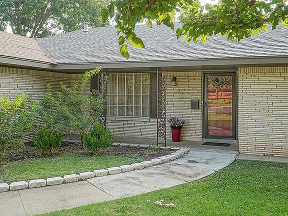 2nd image of 2544 Aspen Dr