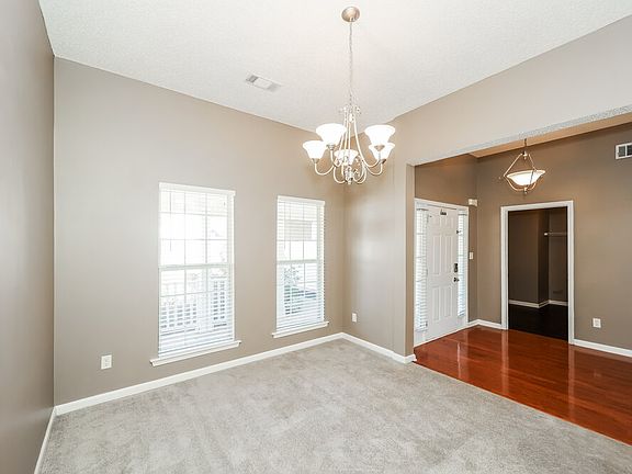 5th image of 321 The Gables Dr