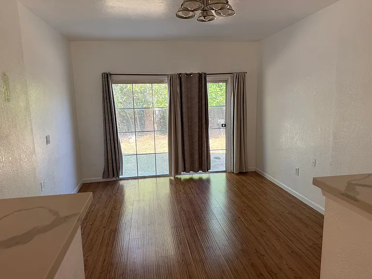 3829 Delaware Ave — Photo 29