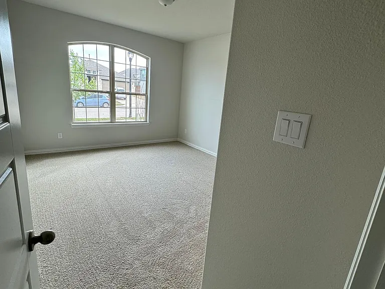 1201 Indianola Trl — Photo 10
