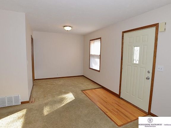 4th image of 7406 Lillian Ave