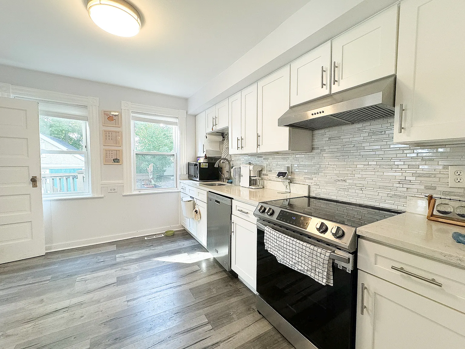 27 Shirley St — Photo 2