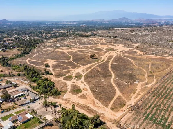 0 Iris St, Riverside, CA 92504