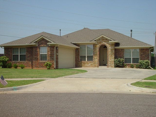 1st image of 540 Lone Oak Dr