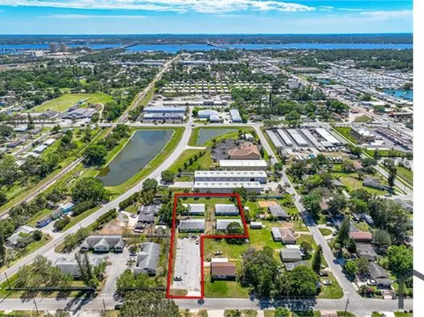 529 20th St W #B, Palmetto, FL 34221