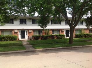 1924 Grove St APT 9, Oshkosh, WI 54901