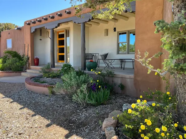 1893 Conejo Dr, Santa Fe, NM 87505