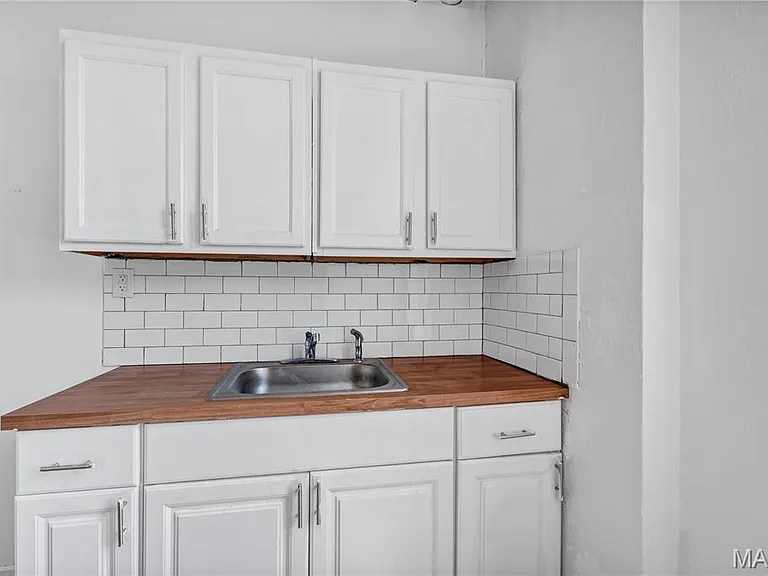 824 Canaan Ave #2F — Photo 8