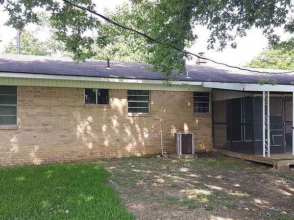 3rd image of 410 Cherry St
