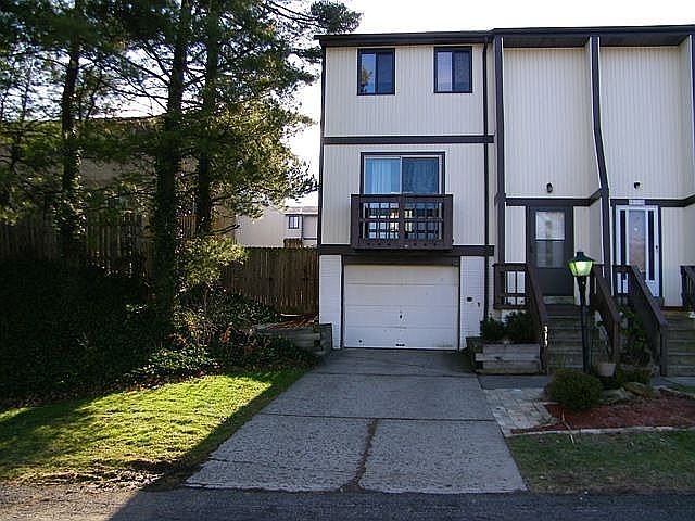 1st image of 313 Parkwood Dr
