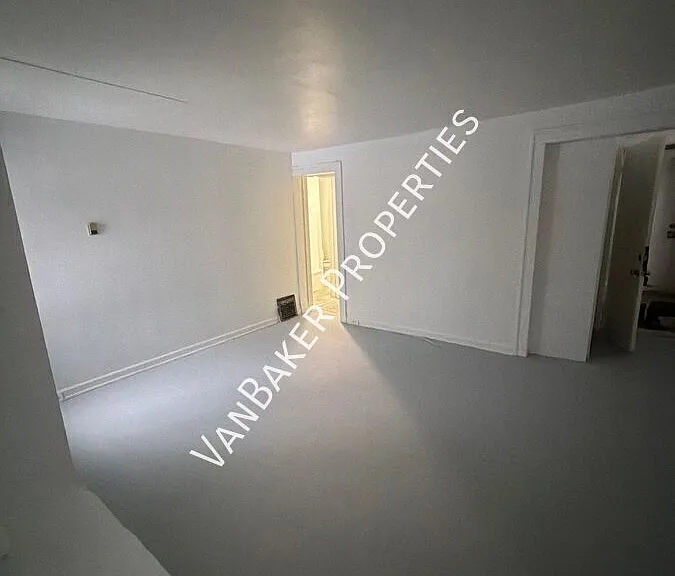 235 Center Rd #2 — Photo 4