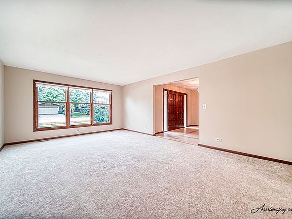5th image of 1540 S Surrey Ln