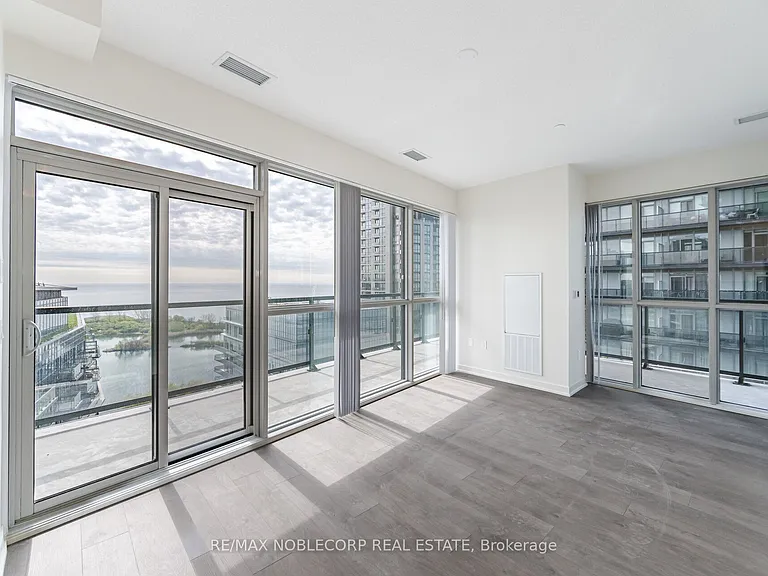 38 Annie Craig Dr #2105 — Photo 11