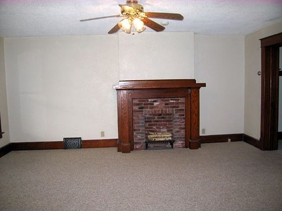 3rd image of 1142 W 26th St