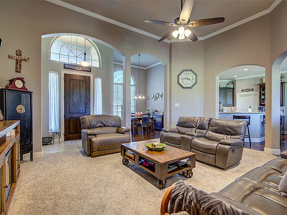 5th image of 15440 Saddle Ridge Cir