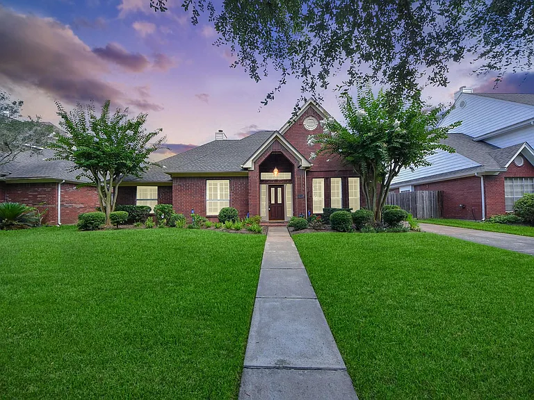 16710 Colony Terrace Dr — Photo 1