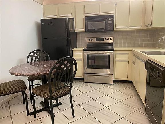 4th image of 18730 Stewart Cir APT 5
