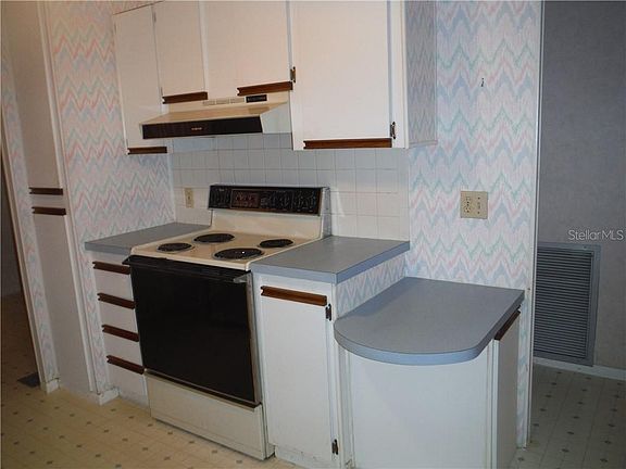 3rd image of 61 Sugar Bear Dr #16