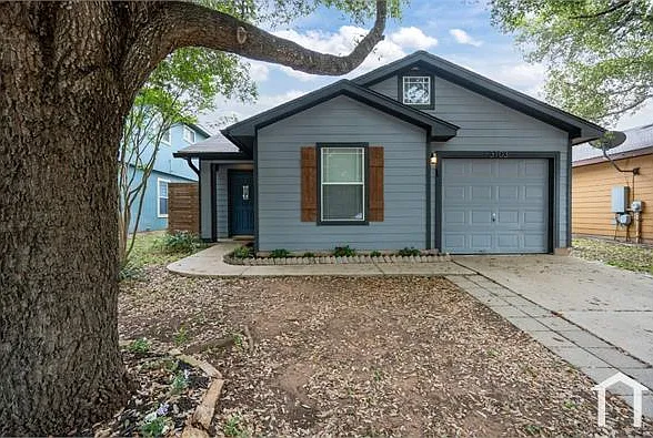 3 bed, 1300 sqft, $2,200 — Photo 3