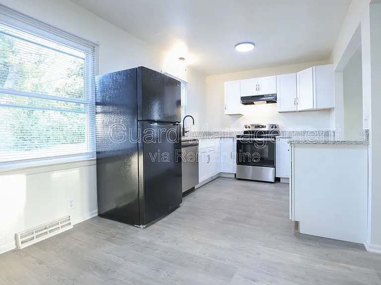 5917 Fort St #5917 — Photo 6