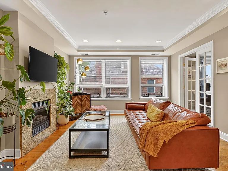 712 Marietta Pl NW #204 — Photo 3