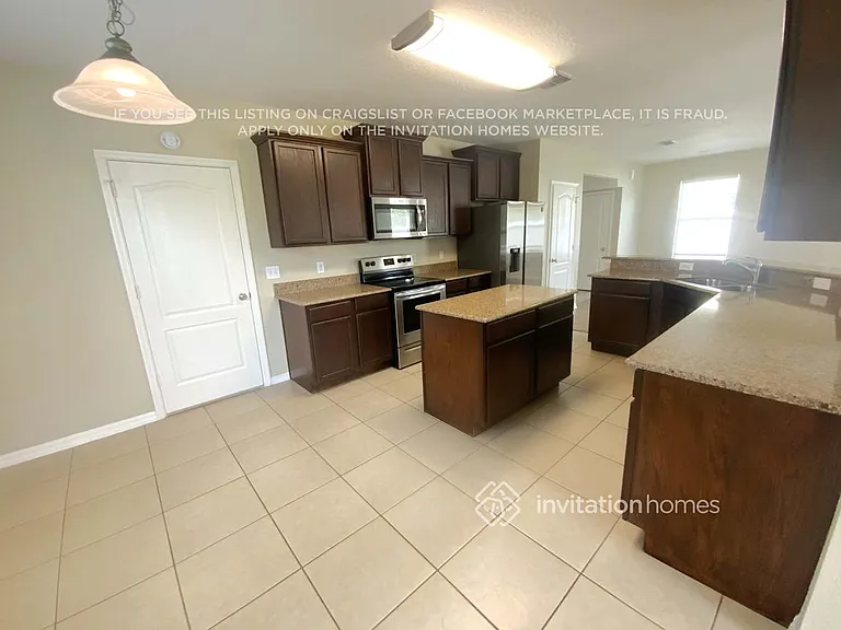 1821 Betsy Ross Ln — Photo 3