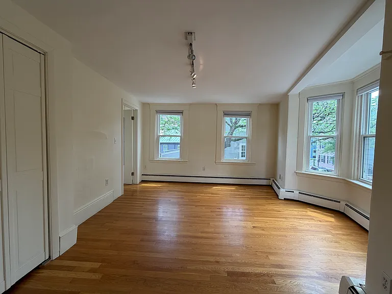 18 Pleasant St #2 — Photo 5