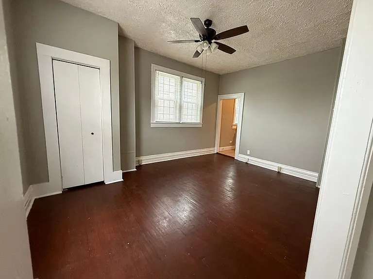 321 W Charles St #1 — Photo 4