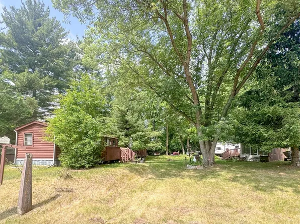 11/260&261 Woodhaven Dr E, Sublette, IL 61367