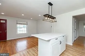410 Woodlawn Ave — Photo 7