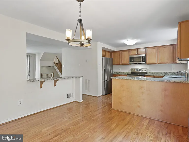 6502 Coachleigh Way — Photo 7