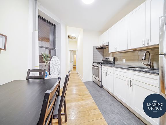 3rd image of 534 W 47th St APT 1E