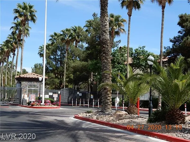 9000 Las Vegas Blvd S #2220 — Photo 2