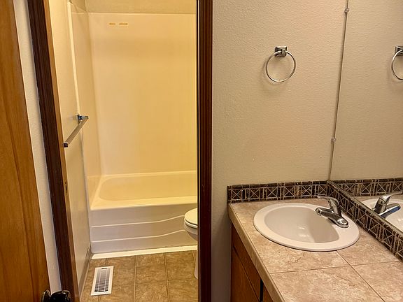 5th image of 4848 Buffalo Dr SE
