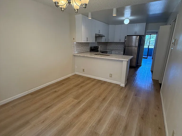 343 Innisfree Dr — Photo 8