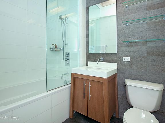 5th image of 88 Greenwich St Penthouse 1W