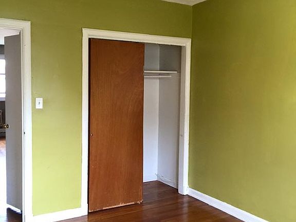 4th image of 81 Dongan Ave