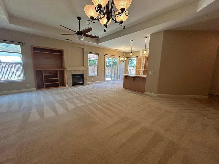 685 Stetson Dr — Photo 8