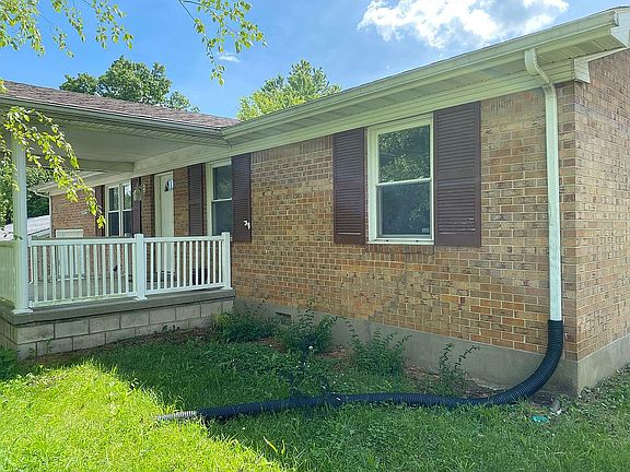3rd image of 205 S White Oak Cir