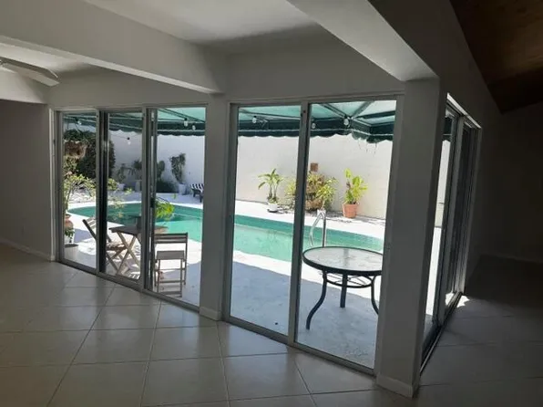 112 E Coral Fish Ln, Jupiter, FL 33477