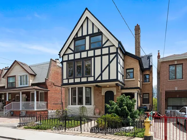 29 Shannon St, Toronto, ON M6J 2E6