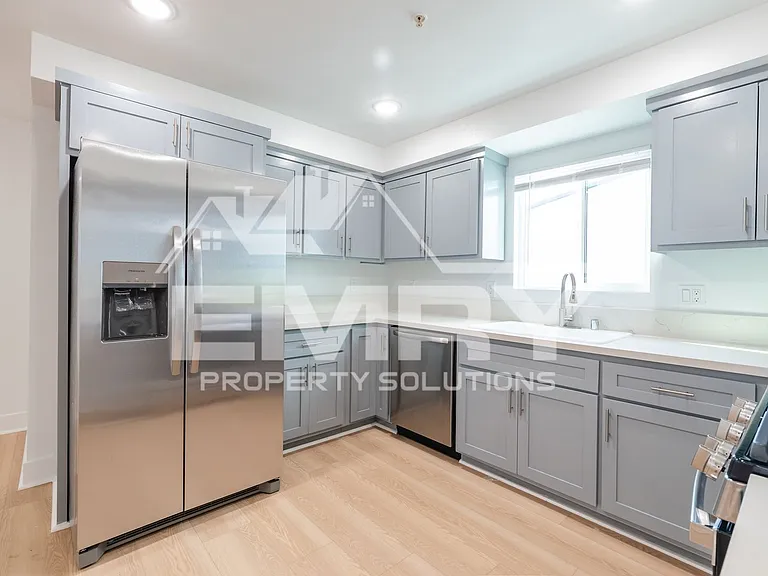 814 N Wilmington Blvd — Photo 9